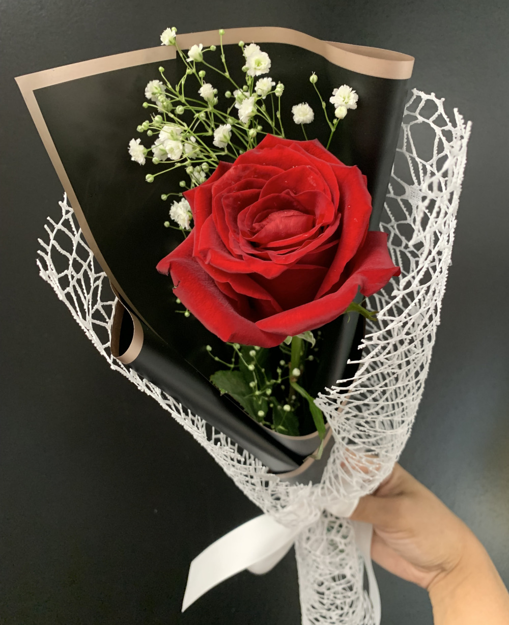 Single Rose Hand Bouquet